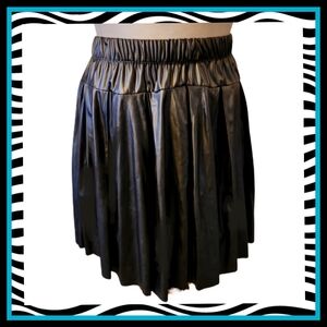 CUTE ☆ PLEATED ☆ FAUX LEATHER ☆ CIRCLE SKIRT ☆ 3x ☆ NWOT